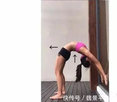 双手|刚刚才知道,这才是靠墙练习后弯的正确方式