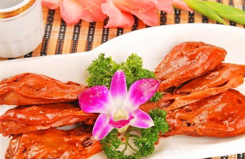 爆款|先腌再卤最后焖,三道工序巧妙结合,做成爆款辣鸭头