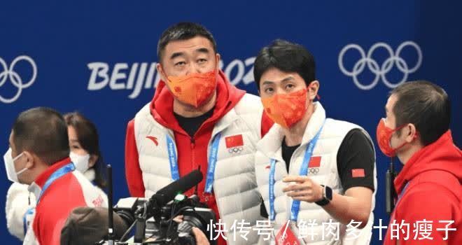 决赛|打破0金尴尬!韩国队疯狂庆祝,名将身披国旗绕场,教练喜极而泣