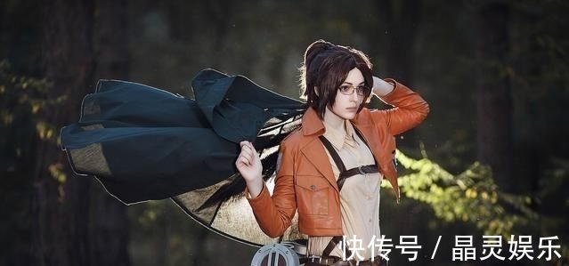 巨人|进击巨人COS：小哥神还原巨人模样！韩吉漂亮潇洒，风头盖过三笠