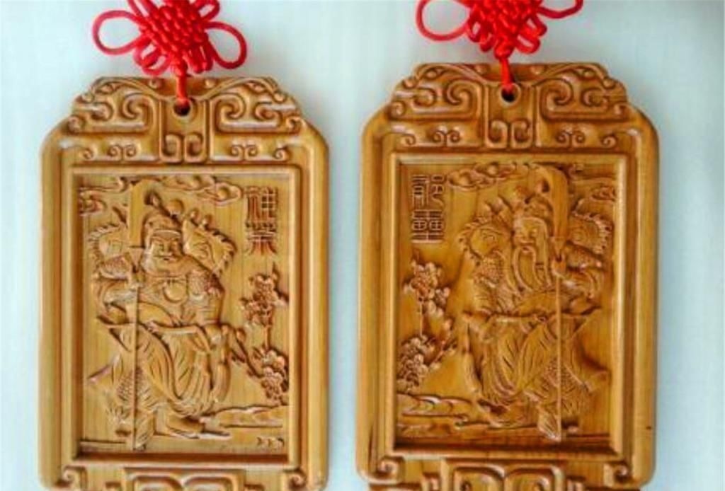 上联!厕所门前有一副对联,上联“来人不蹲就站”,下联该怎么对?