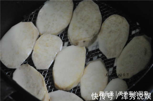 蛋糕|吃了30年红薯,此做法第一次见!不煮也不炸,比蛋糕还好吃!