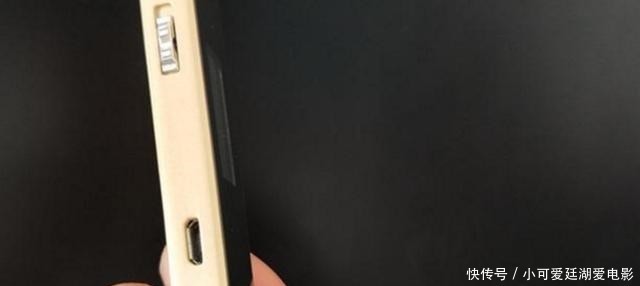 东西|幼儿园老师发现娃兜里鼓囊囊,摸出的东西属实意外,园长退园吧