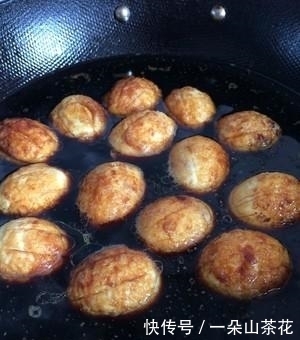 吃腻|吃腻了荷包蛋、炒鸡蛋的你有福了,教你一种鸡蛋的新吃法