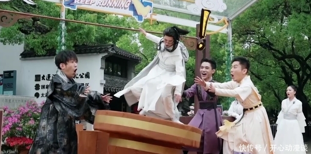 奔跑吧 半夜笑到捶床!这位32岁“东北活宝”,让这档烂综艺又火了