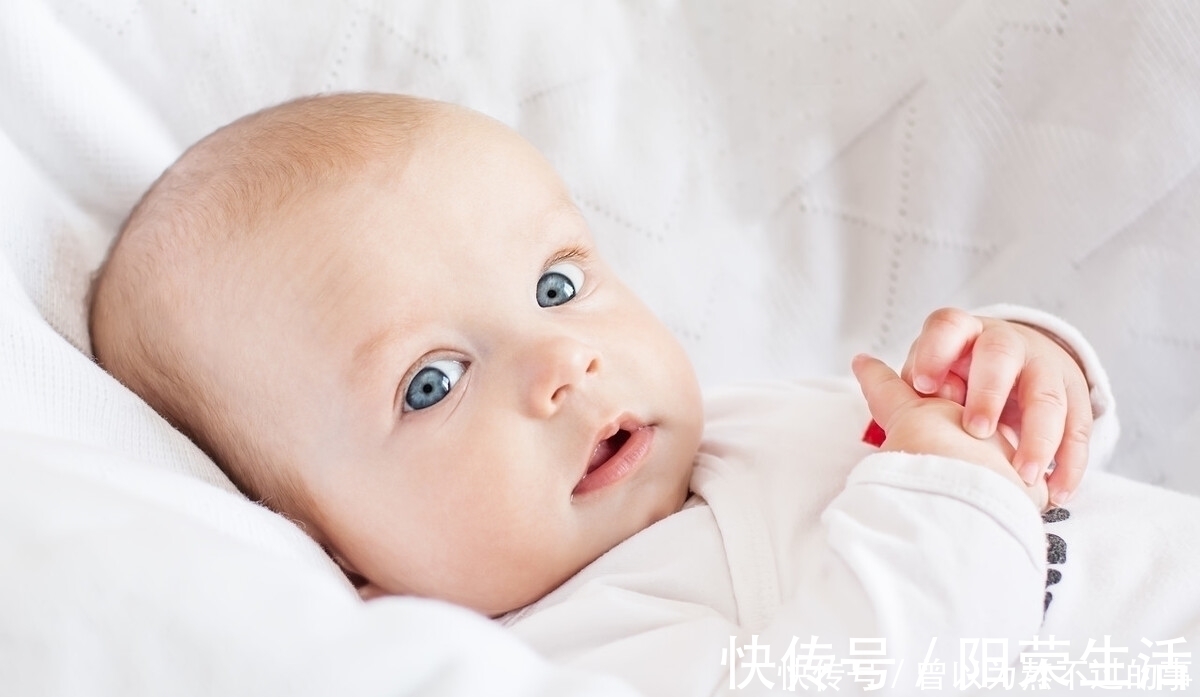 宝宝|宝宝多大可以用枕头？有这几个信号发出 就可以给宝宝使用枕头了