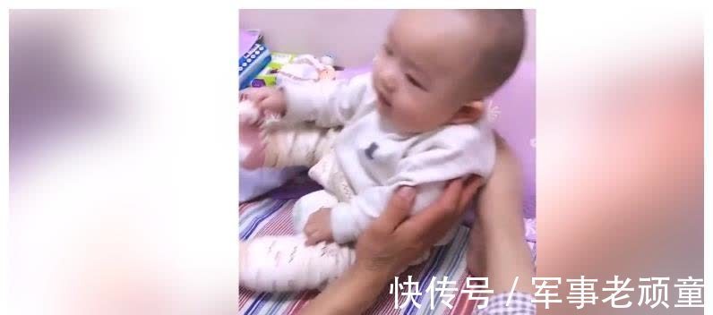 宝宝|爸爸和宝宝每天睡觉前都对话,虽然大家听不懂,但场面却很温馨