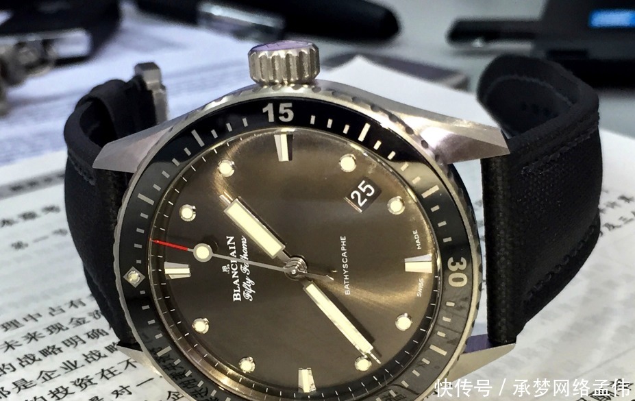 潜水表|为什么男人都爱宝珀五十噚,当然是有其原因的