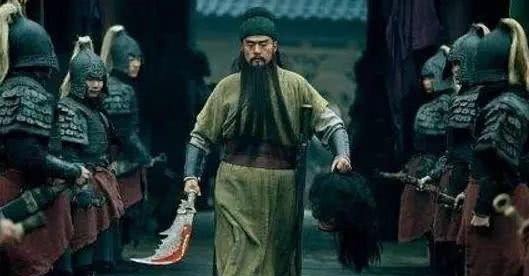 割须弃袍|除了马超能打得曹操割须弃袍外,还有这四员猛将可以,吕布是其一