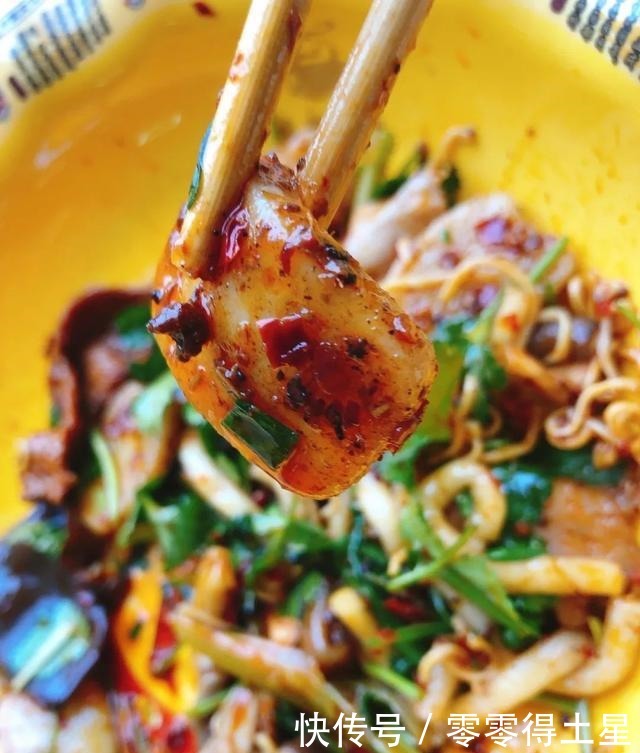  香锅|大学里的麻辣香锅，为什么都是女生在吃