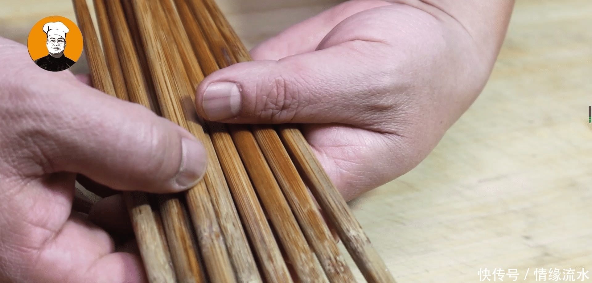  家里的旧筷子，用水煮已经没用了，老刘教你一招，不发黑不发霉