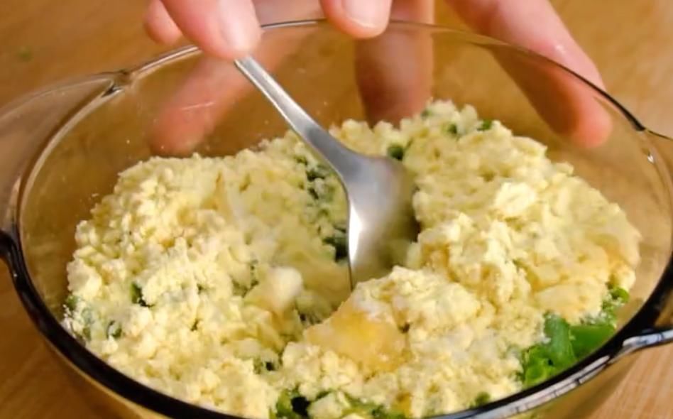 葱花饼|经典美食“葱花饼”,葱香四溢,酥脆可口,好吃到停不下来