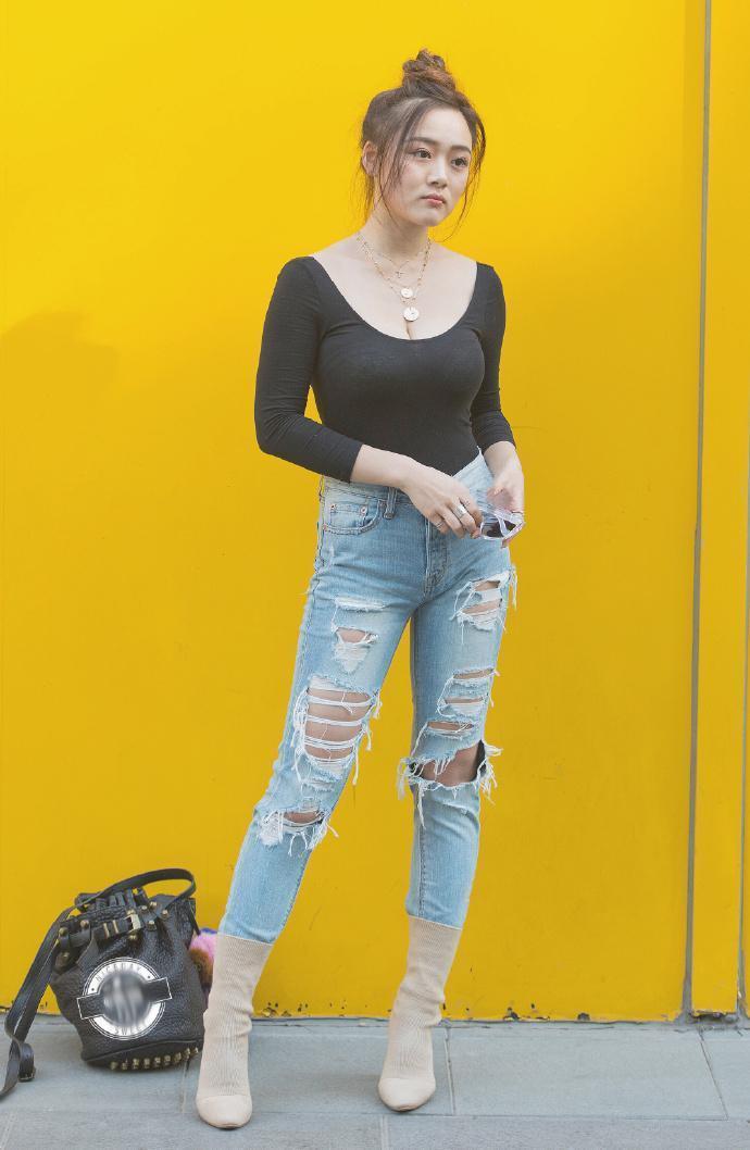 性感|可爱迷人的牛仔裤小姐姐, 身材饱满美腿修长, 美丽又性感!