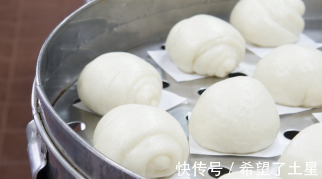 肉包子|“越吃越胖”的四种主食,凉皮上榜,榜首或许很多人天天吃!