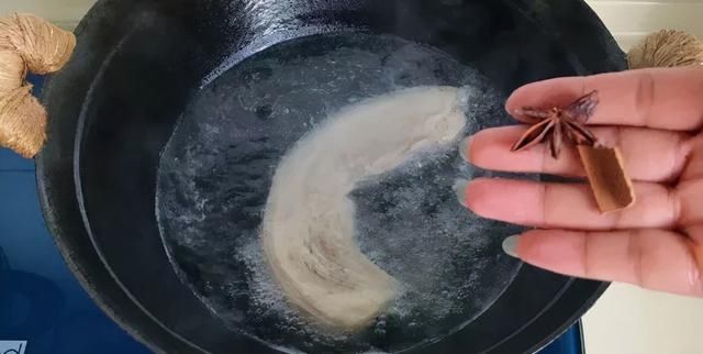 这碗香芋扣肉煲一出锅，满屋香味太馋人