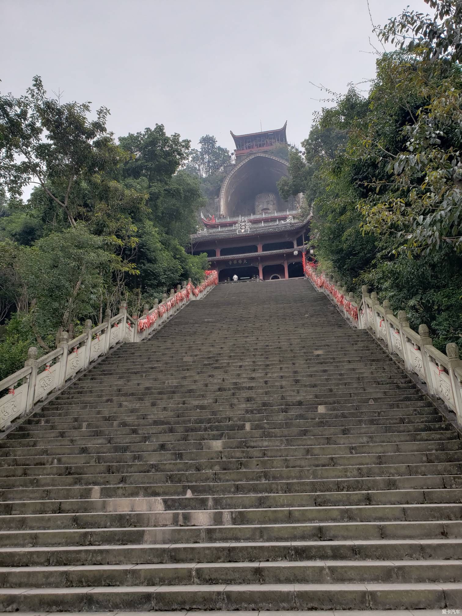 避开高峰，拜大佛