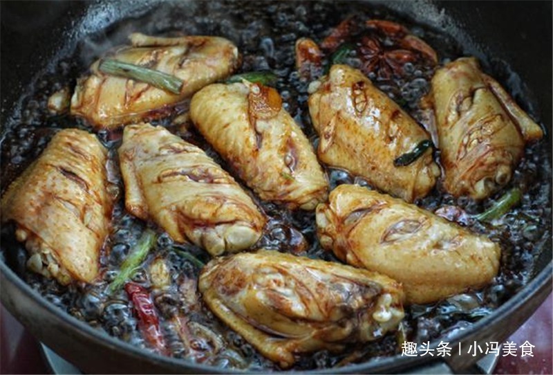 土豆焖鸡翅加上它，软嫩入味，香味十足，出锅就抢空