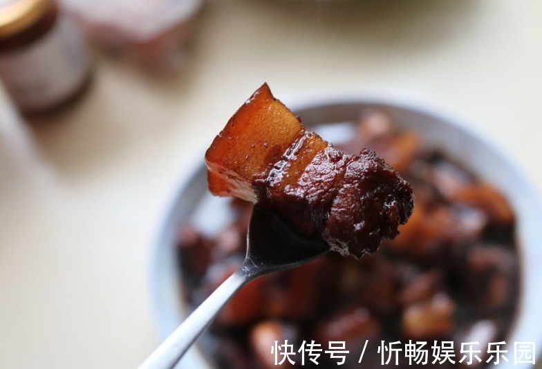 做红烧肉,多数人错在第一步!教你大厨做法,入口即化,还不油腻