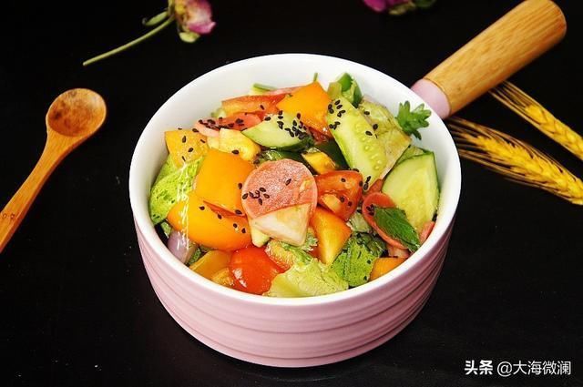 晚餐就这一盘菜，随手发个朋友圈，收到无数赞，网友：真自律