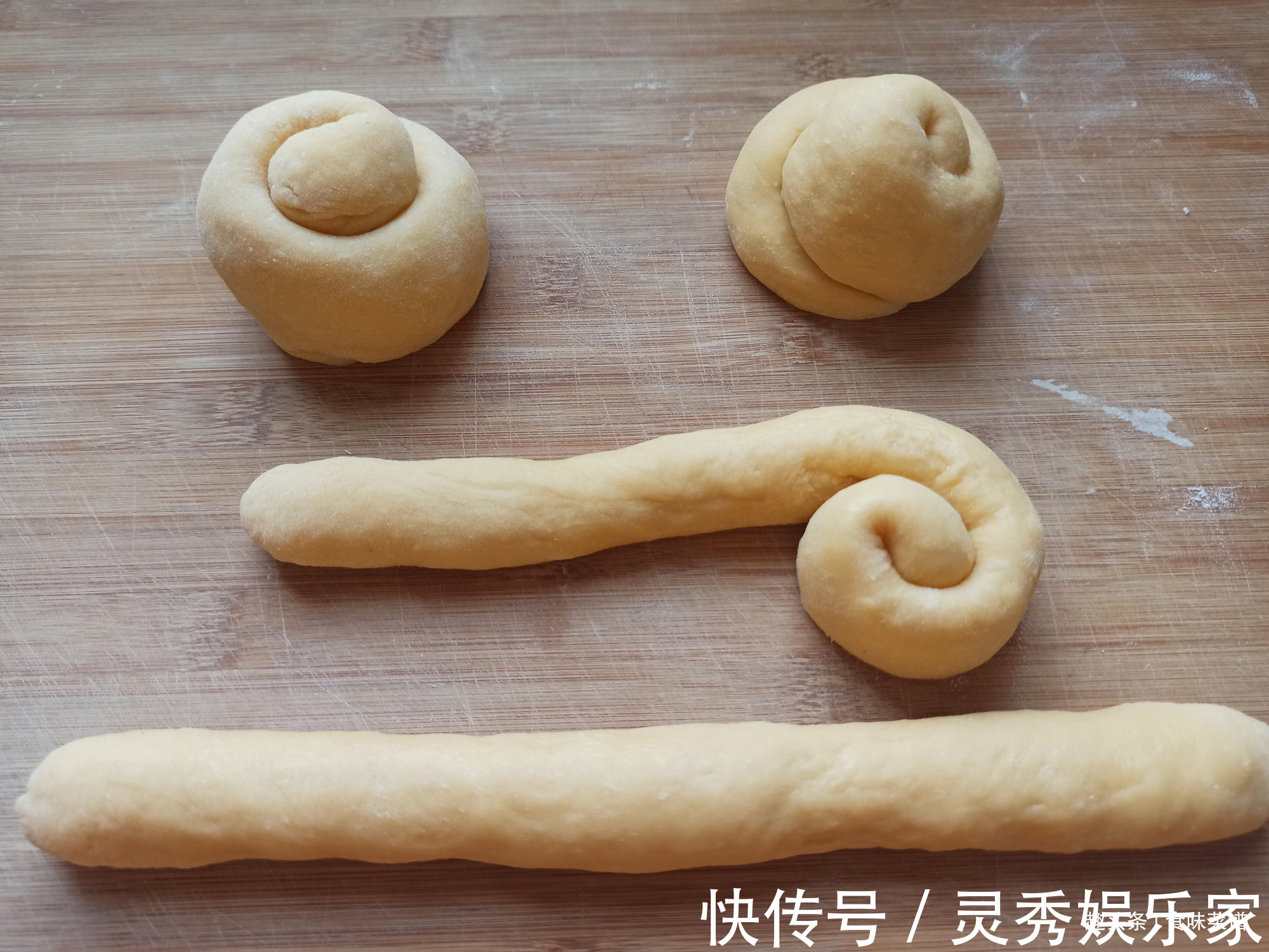 教你做独家懒人面包，1碗面粉3个鸡蛋，不用烤箱，蓬松柔软又香甜