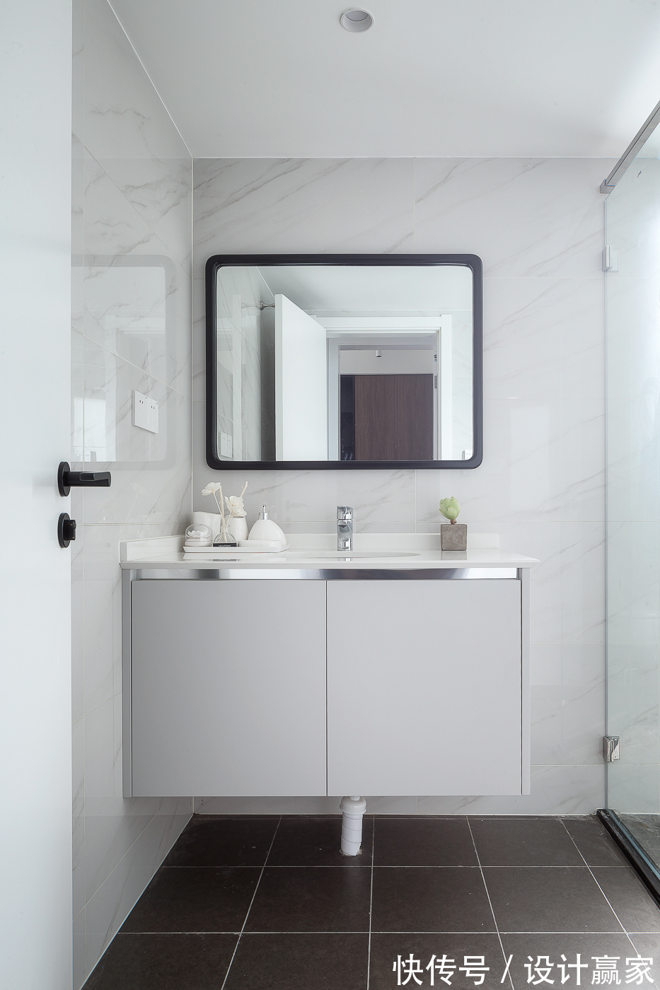 四居|125㎡简约四居,黑白灰+暖色,一眼就爱上,无以复加