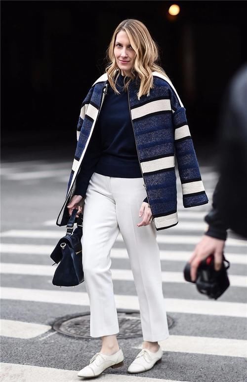 皮衣 年后穿靴易闷脚，换上今年流行的“布洛克鞋”，优雅又时髦