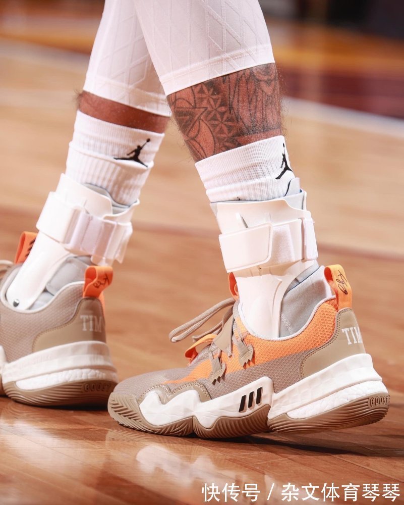 阿迪 东方力量闪耀全明星!老詹换了三双鞋,阿迪太惨,UA是最大赢家?