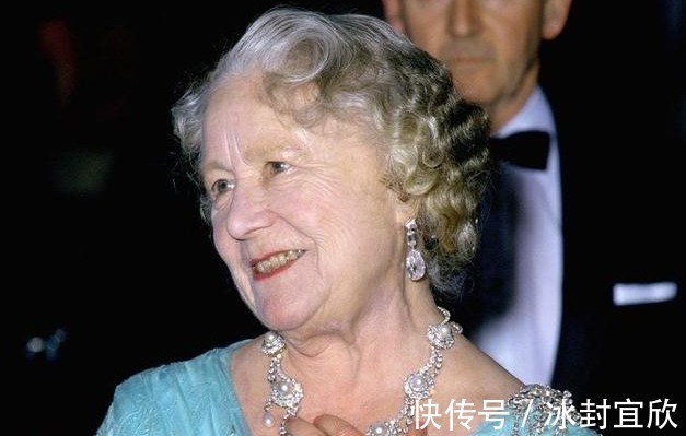 戴安娜!卡米拉的蛇形项链20年前做情人时查尔斯送的,蛇蝎气质一目了然