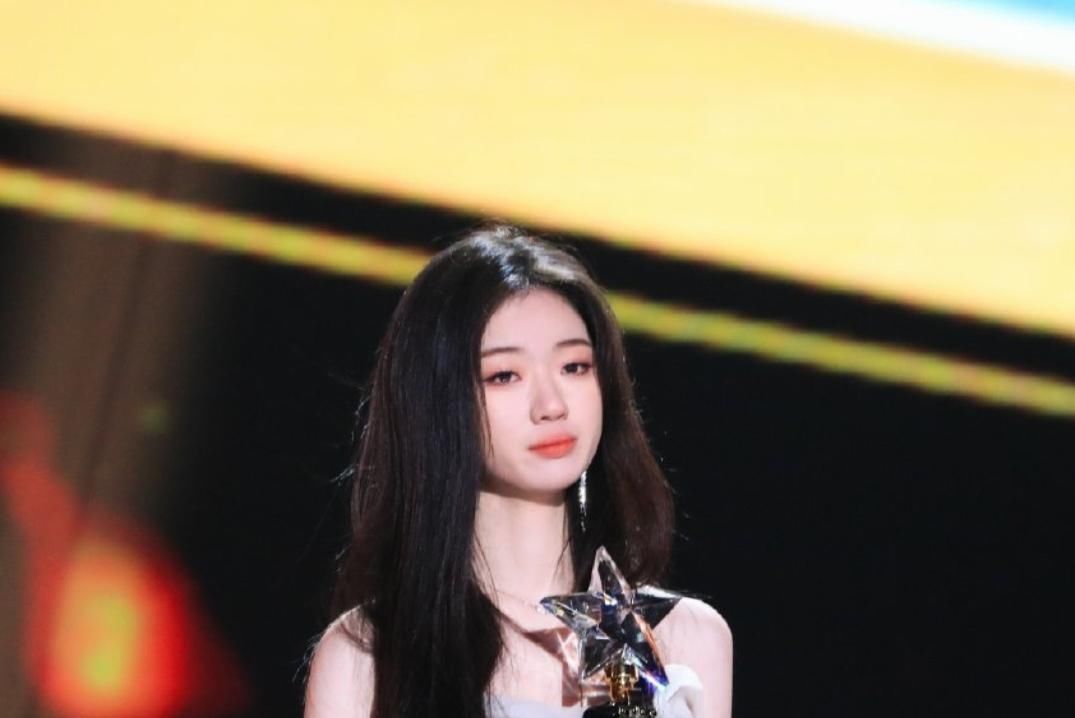 李健 她是好声音年度总冠军,年仅18岁的她,不听导师言毅然出道了