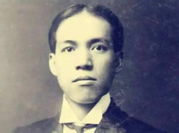 辛弃疾最棒的一首词,暗藏玄机,梁启超称赞前无古人,后无来者