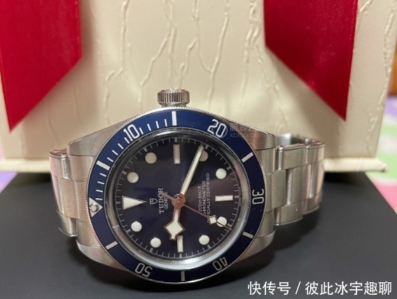 帝舵|两三万价位没有更好的选择,解毒帝舵碧湾1958海军蓝潜水表