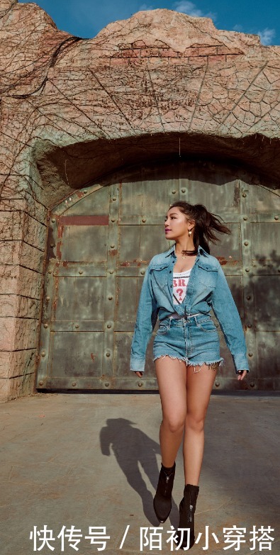 微胖|32岁江映蓉还想红?嘻哈风秀凹凸身姿,微胖的女生也好美