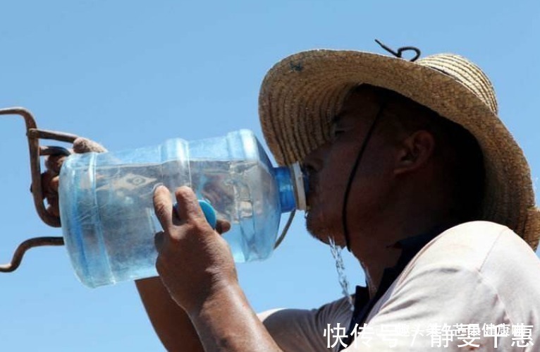 喝水|世界上最有效的“长寿药”,还是免费的,我们每天都喝却经常犯错