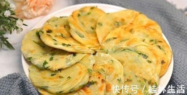 饺子皮这做法火了，百吃不厌，3天不做就馋得慌，我家一周吃5次