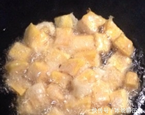 秋冬这菜新鲜又便宜,比吃萝卜更好,做饼酥脆营养,大人小孩抢着吃