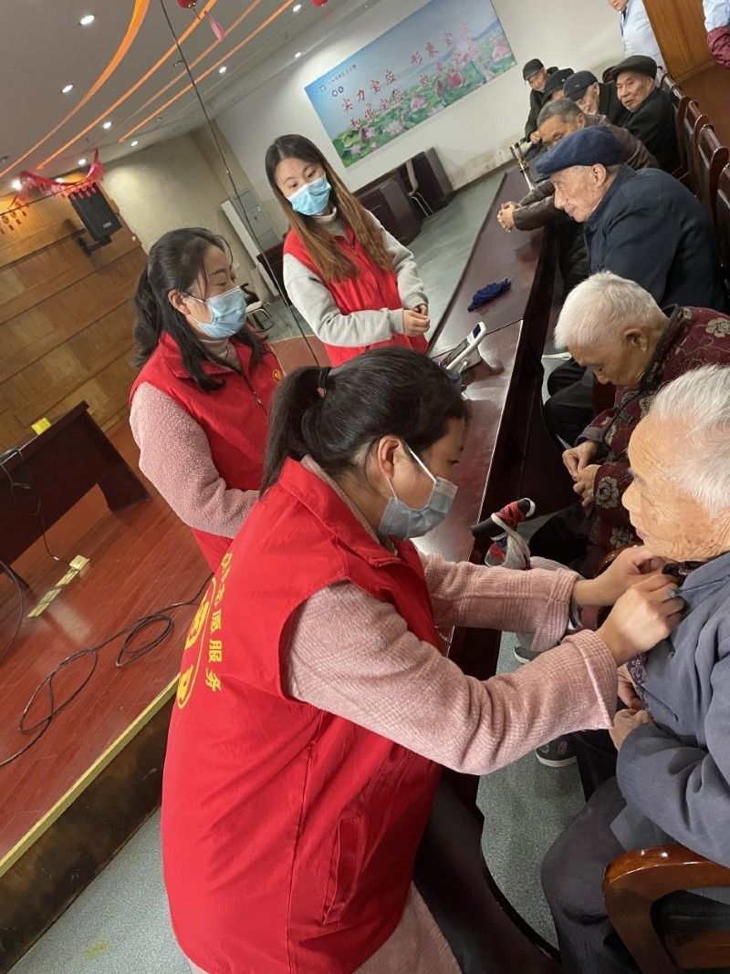 志愿者们|人医仁爱红十字志愿服务队走进老年公寓