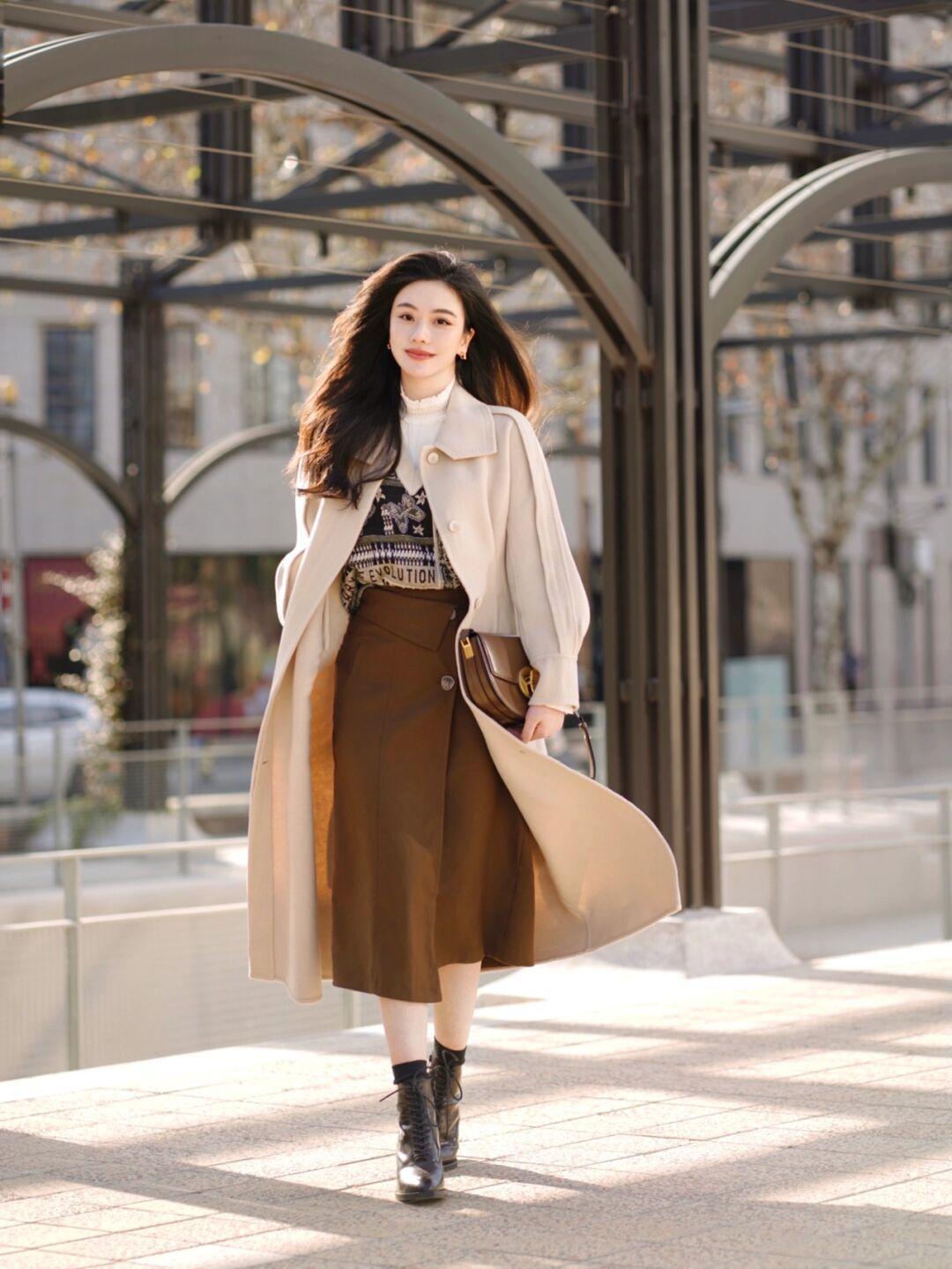 博主 这些才是“大衣”的高级穿法,简约大方又显气质,精致时髦