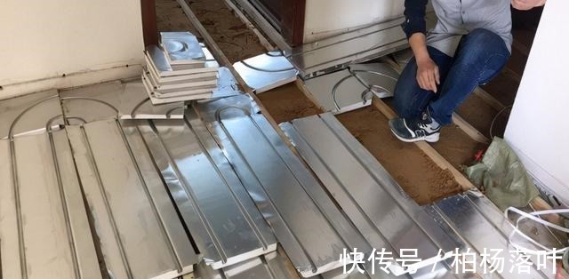 安装|地暖被扒掉,更多人开始装暖气片业主坦言,有4点地暖比不了