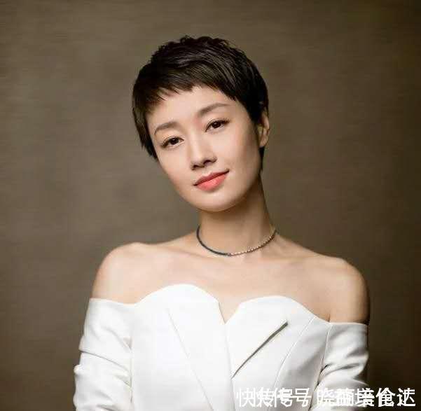 蓬松度|40岁的国字脸女性适合什么样的发型？短发减龄显瘦，中发有女人味