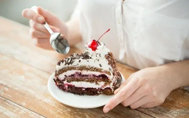 女人|女人45岁后,想要年轻健康,少吃三物,戒掉四习,做好五个字