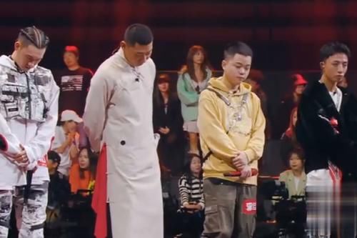  中国|中国新说唱总决赛现场，吴亦凡遇突发状况，王齐铭夺亚军引不满！