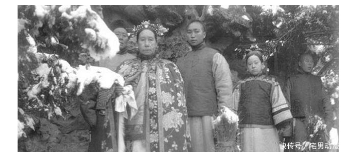 皇帝和太后|慈禧逃难的时候，路途之上根本没有吃食，李莲英却想了一个办法