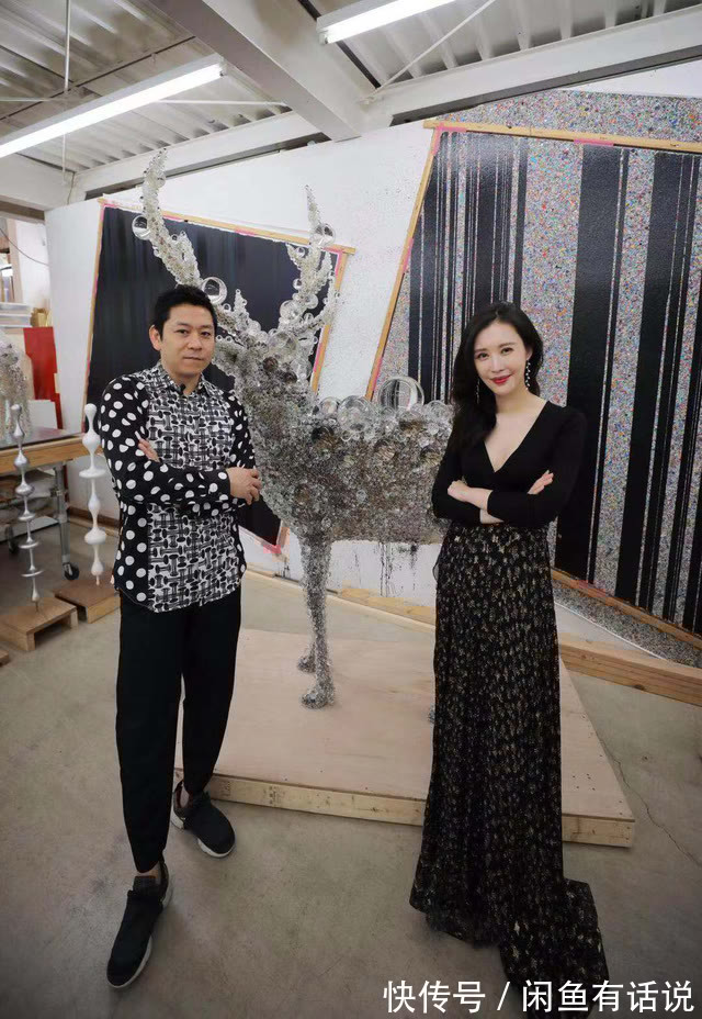 知性|王石小30岁娇妻越来越富态,穿开叉旗袍身材挺有韵味,阔太范十足