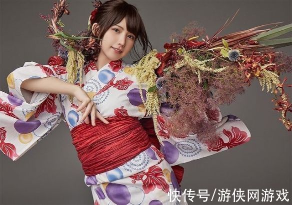 日本|Enako唯美风图册发售：日本“COSPLAY一姐”微露性感