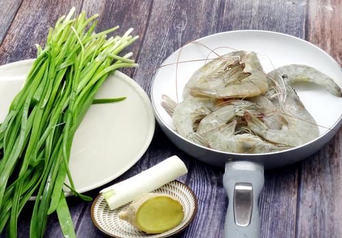 每逢佳节胖三斤，试试这道“鲜加鲜”，又叫洗肠草，多吃不长胖