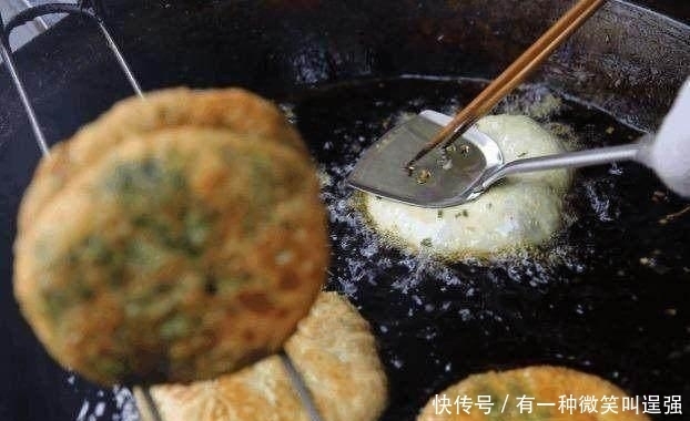  馅料|小区大姐卖小吃, , 天不亮就有人排队，人送外号：韭菜西施