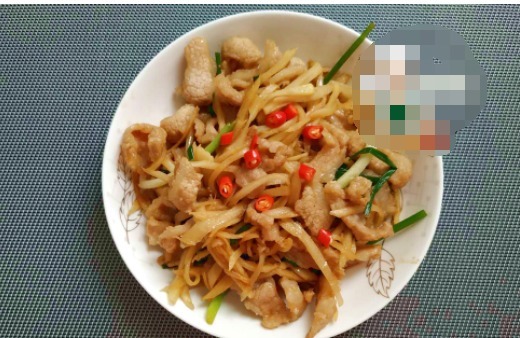 我家就越喜欢这菜，鲜香下饭，每回炒一盘，不够吃还怨我