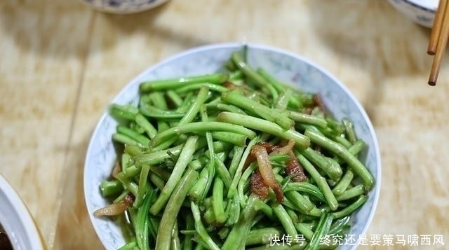 卤料|8个人的晚餐,一桌菜花费不到200元,网友:羡慕四线城市的生活