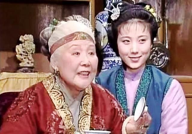 邢夫人@红楼梦:为什么鸳鸯宁死不肯嫁给贾赦做妾?不只是嫌他老