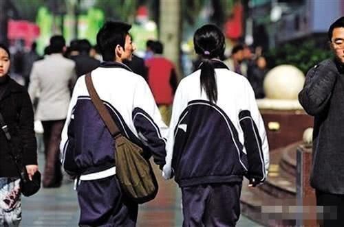 流露出|“学霸式情书”火了,字里行间流露出真感情,老师看后被触发泪点